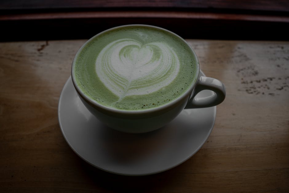 Vegan Matcha Latte (5 Minutes, No Bitterness)