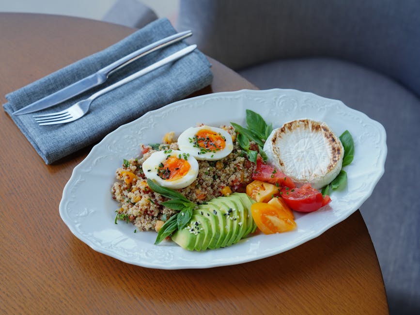 Plate showing both balanced vegan meal and unbalanced vegan meal side by side