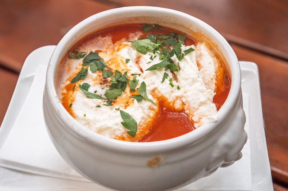 Creamy Vegan Tomato Soup (5-Ingredient, 25 Minutes)